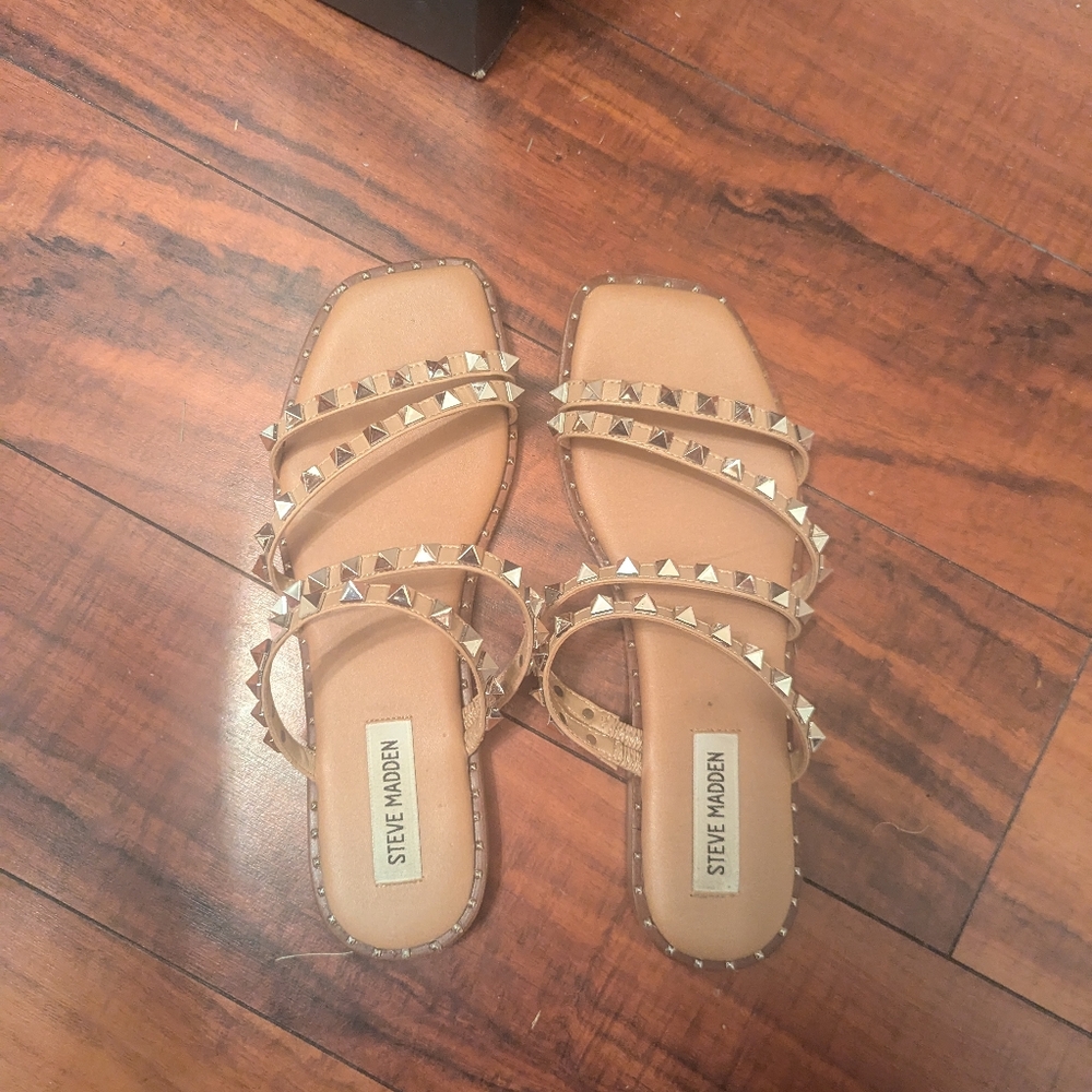 Steve Madden Skyler Tan Pyramid Fashion Embellished Slip On Squared Toe Sandals